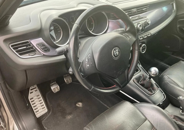 Alfa Romeo Giulietta cena 35000 przebieg: 186900, rok produkcji 2010 z Góra małe 67
